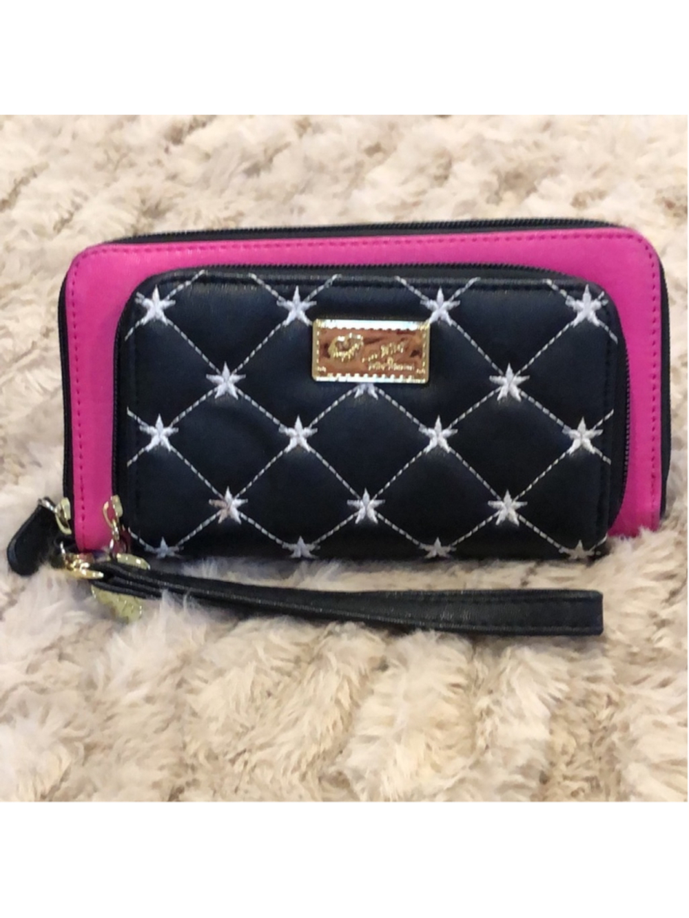 BETSEY JOHNSON Embroidered Heart Pink Black Continental Wallet with Strap